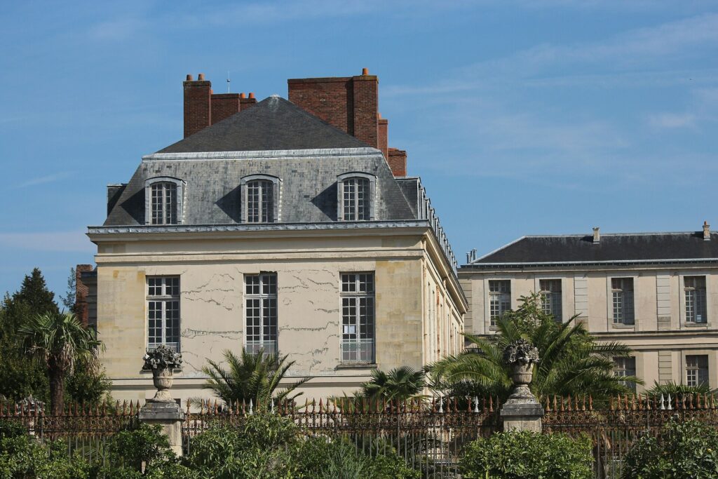 Façade de l'hôtel Airelles Château de Versailles, Le Grand Contrôle