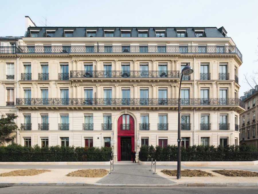 Façade de l'hôtel La Réserve Paris