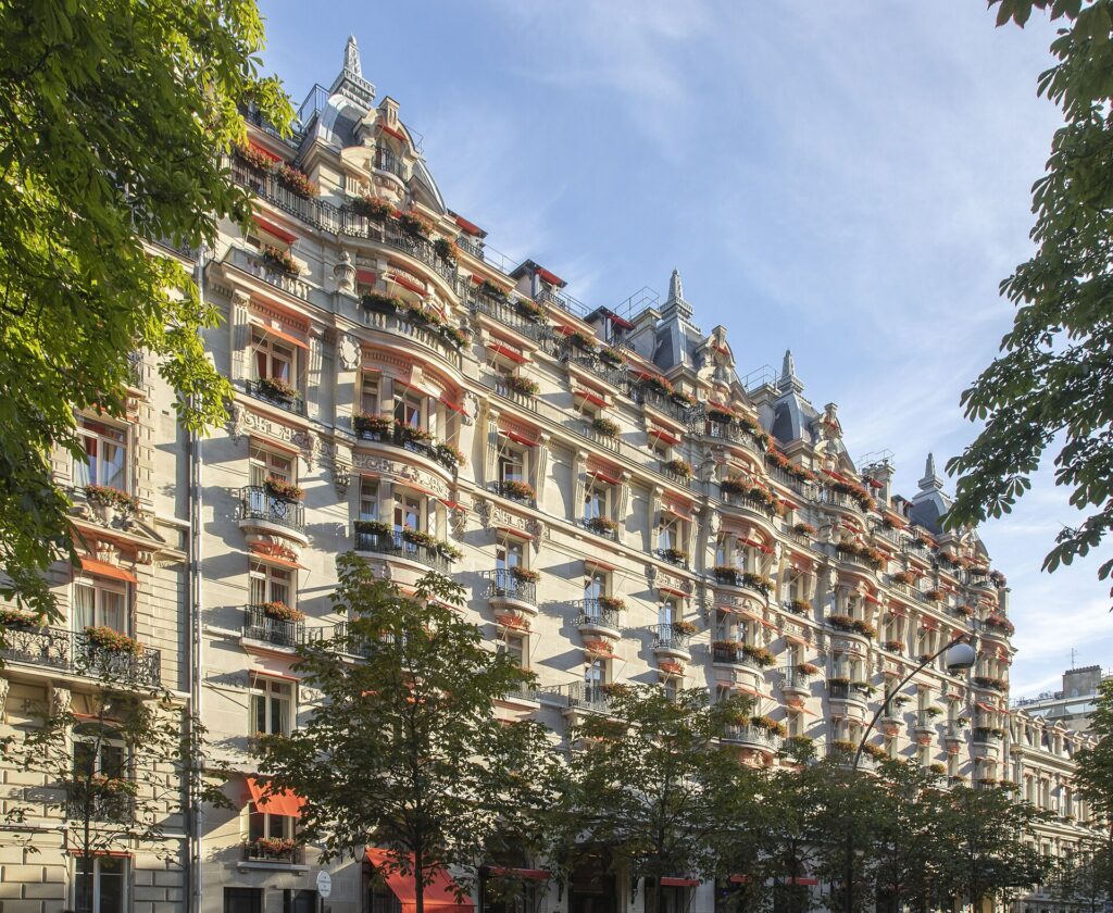 Façade de l'hôtel Hôtel Plaza Athénée
